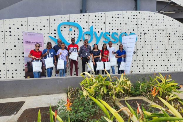 SAFIRE-NGO-Children-visiting-Odysseo (4a53cc3b-d0b1-44f9-a039-e03d78ec824a)