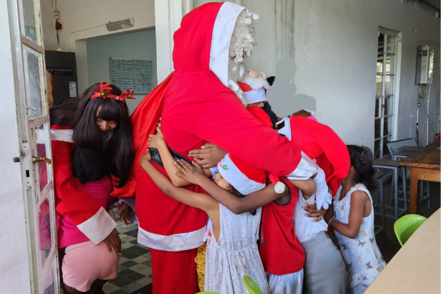 christmas-fun-day (a267cca2-ac46-45cd-a2fc-4d5cacaed8ea)